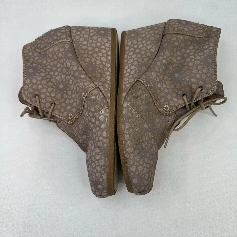 TOMS Desert Wedge Booties Size 12 Brown Printed Lace Up Ankle Boots